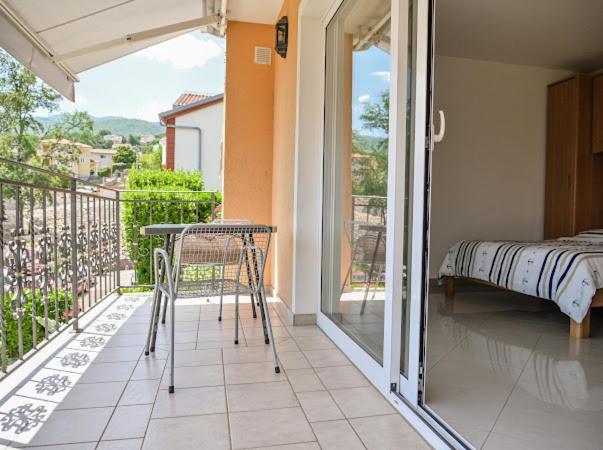 Apartments Villa Slavica Ičići Exterior foto