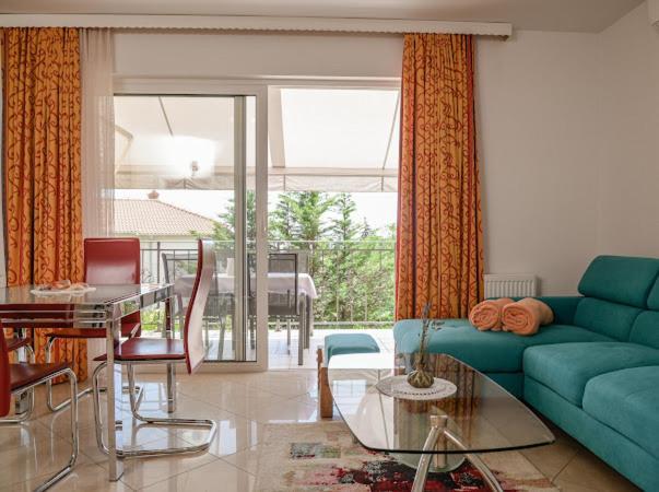 Apartments Villa Slavica Ičići Exterior foto